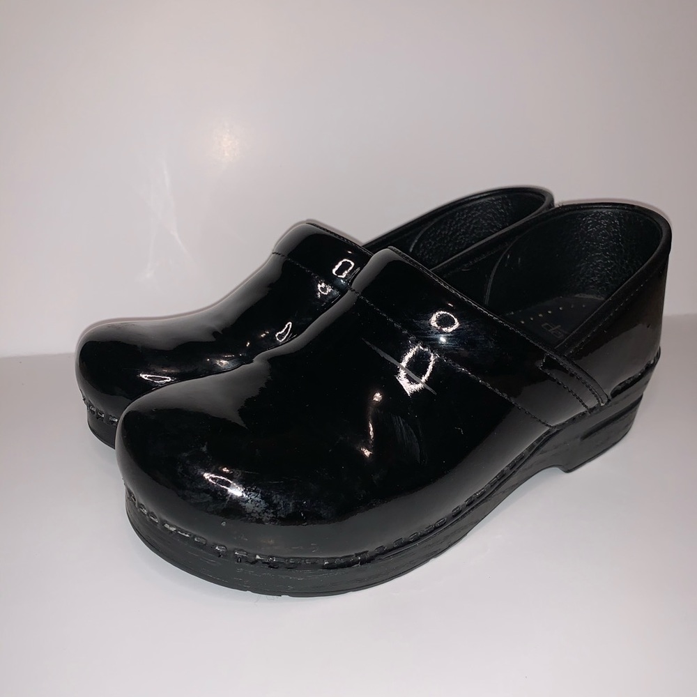 Black patent leather dansko shoe size 40